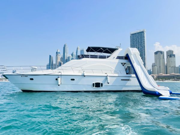 75ft Luxury Yacht - Image 2