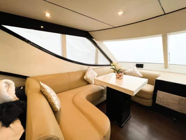 75ft Luxury Yacht - Image 7