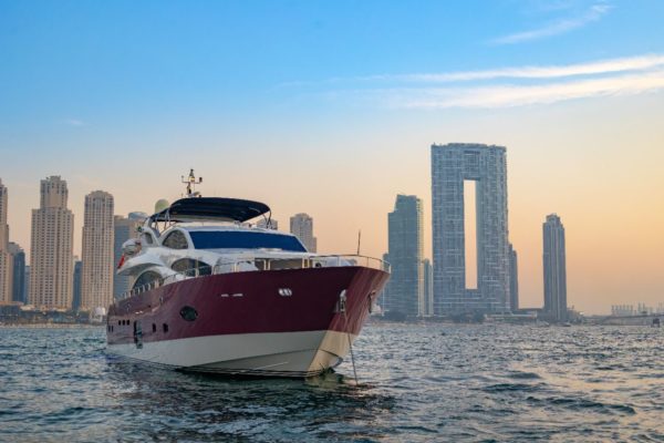 110ft Jacuzzi Yacht - Image 31