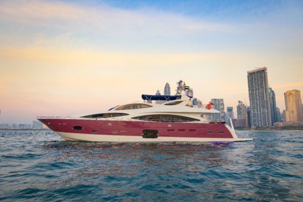 110ft Jacuzzi Yacht - Image 30