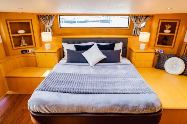 110ft Jacuzzi Yacht - Image 17