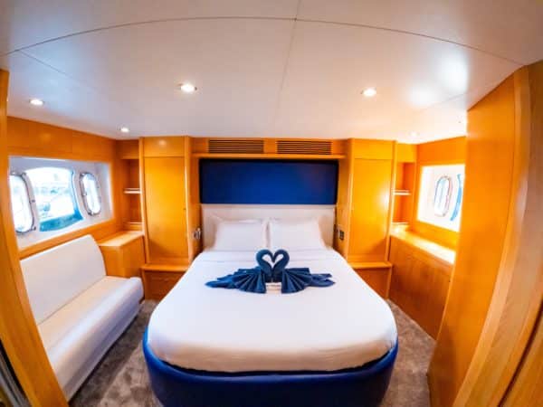 63ft Luxury Yacht - Image 4