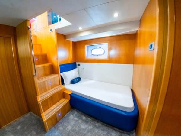 63ft Luxury Yacht - Image 5